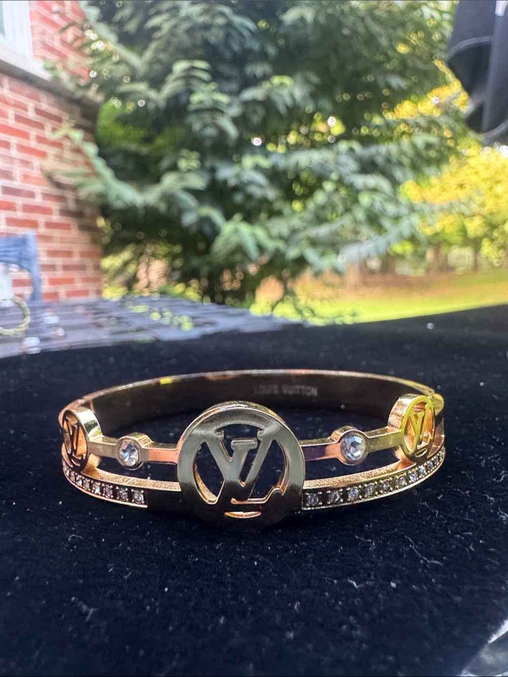 Bracelet bangle Gold-tone  Crystal Accent Bangle